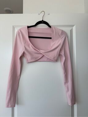 Women's Pink Cropped Twist Front Long-Sleeve Top